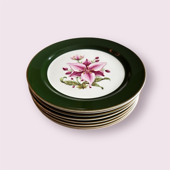 Taylor Smith Lily plates set of 8 - Picture 3 of 5